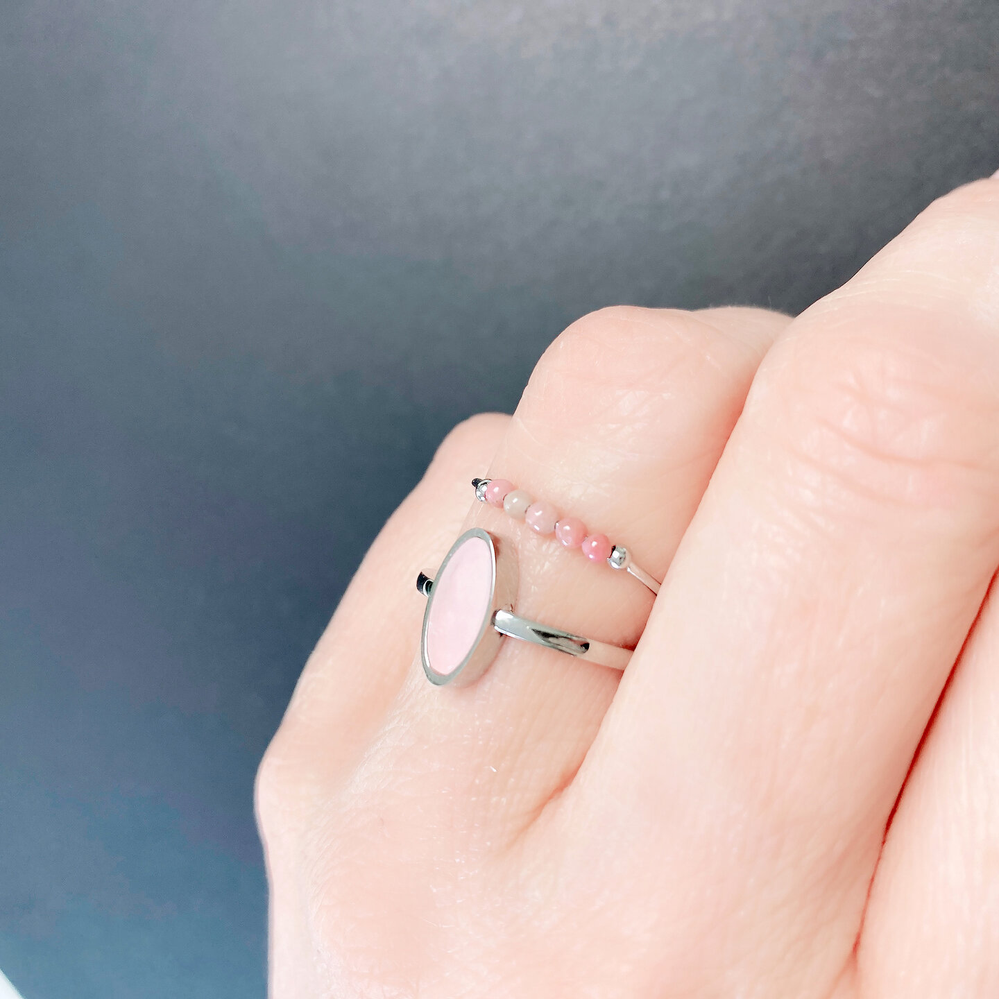 Charmin&#039;s Oval Signet Ring with Oval Rose Quartz Gemstone Steel R1279