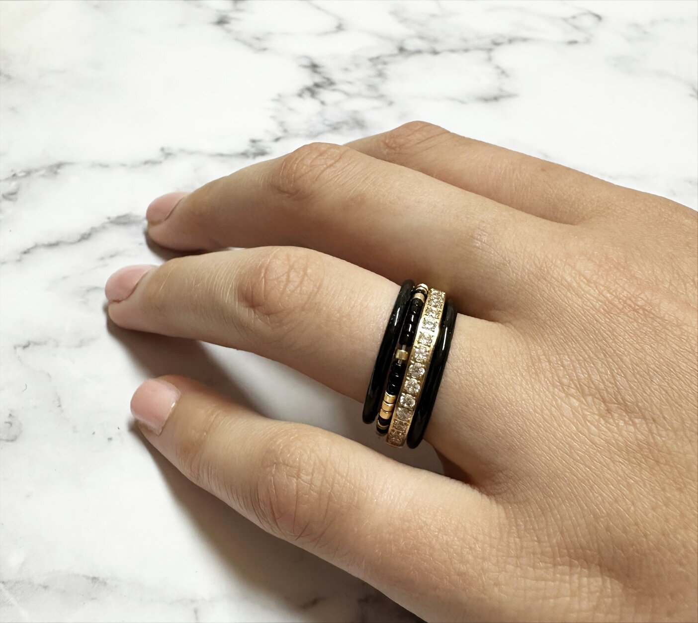 Charmin&#039;s Black Enamel Stacking Ring Made of Stainless Steel - A Top Choice R1618