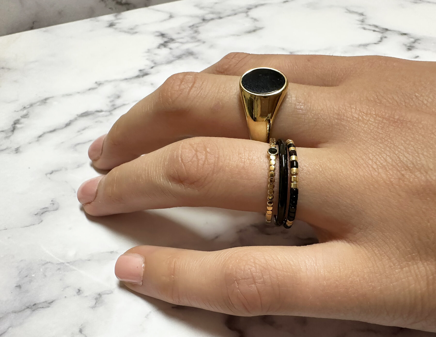 Charmin&#039;s Black Enamel Stacking Ring Made of Stainless Steel - A Top Choice R1618