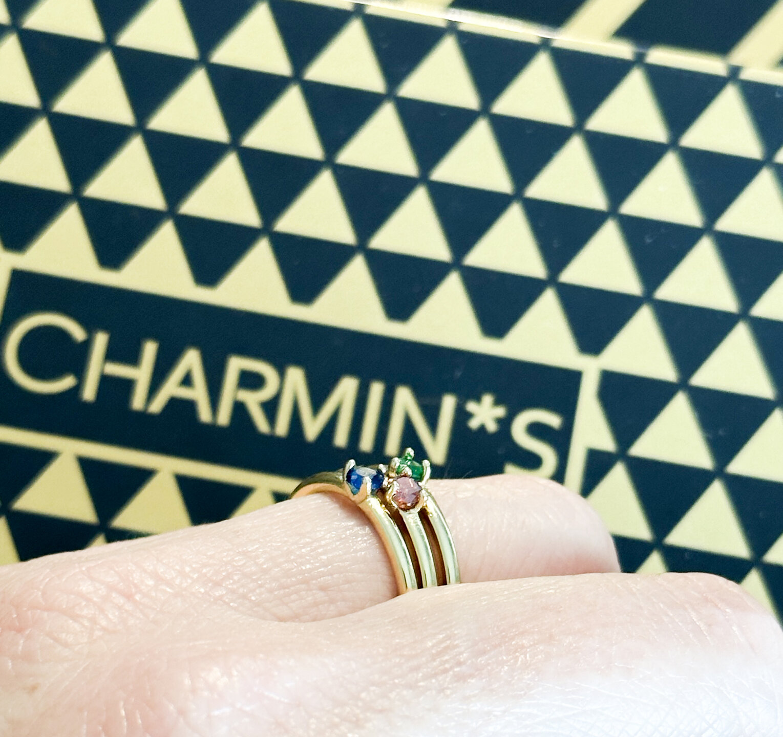 Charmin's Triangle Solitaire Ring Blue Stone Gold-colored Steel R1305