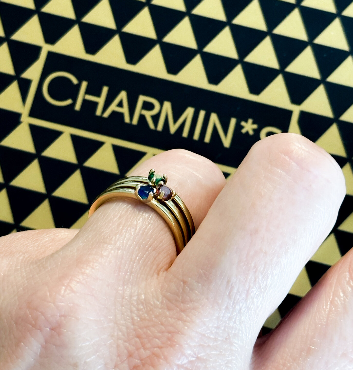 Charmin's Triangle Solitaire Ring Blue Stone Gold-colored Steel R1305