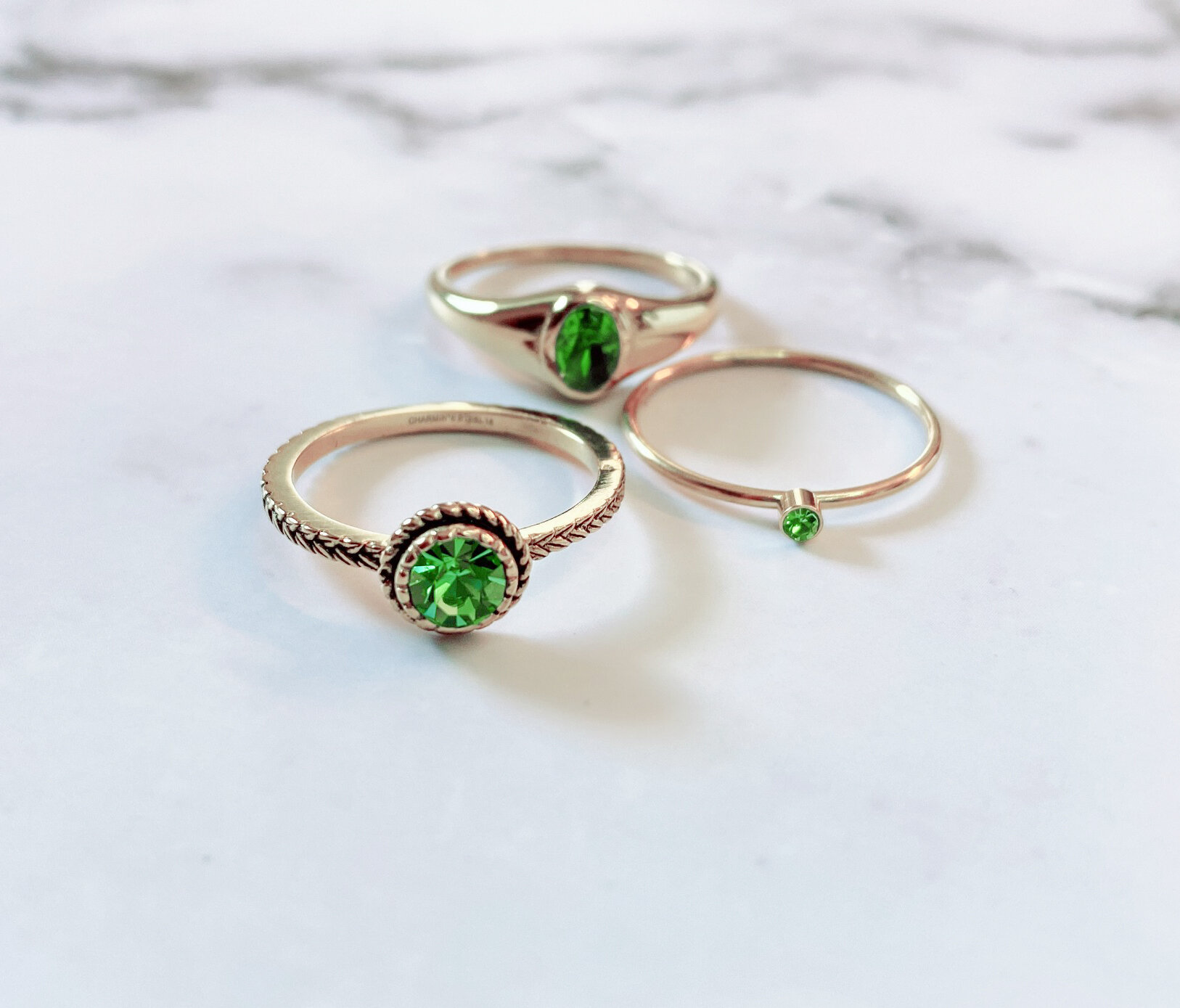 Charmin's ring R1097 Birthstone August Light Green Stone Goldplated Iconic Vintage 