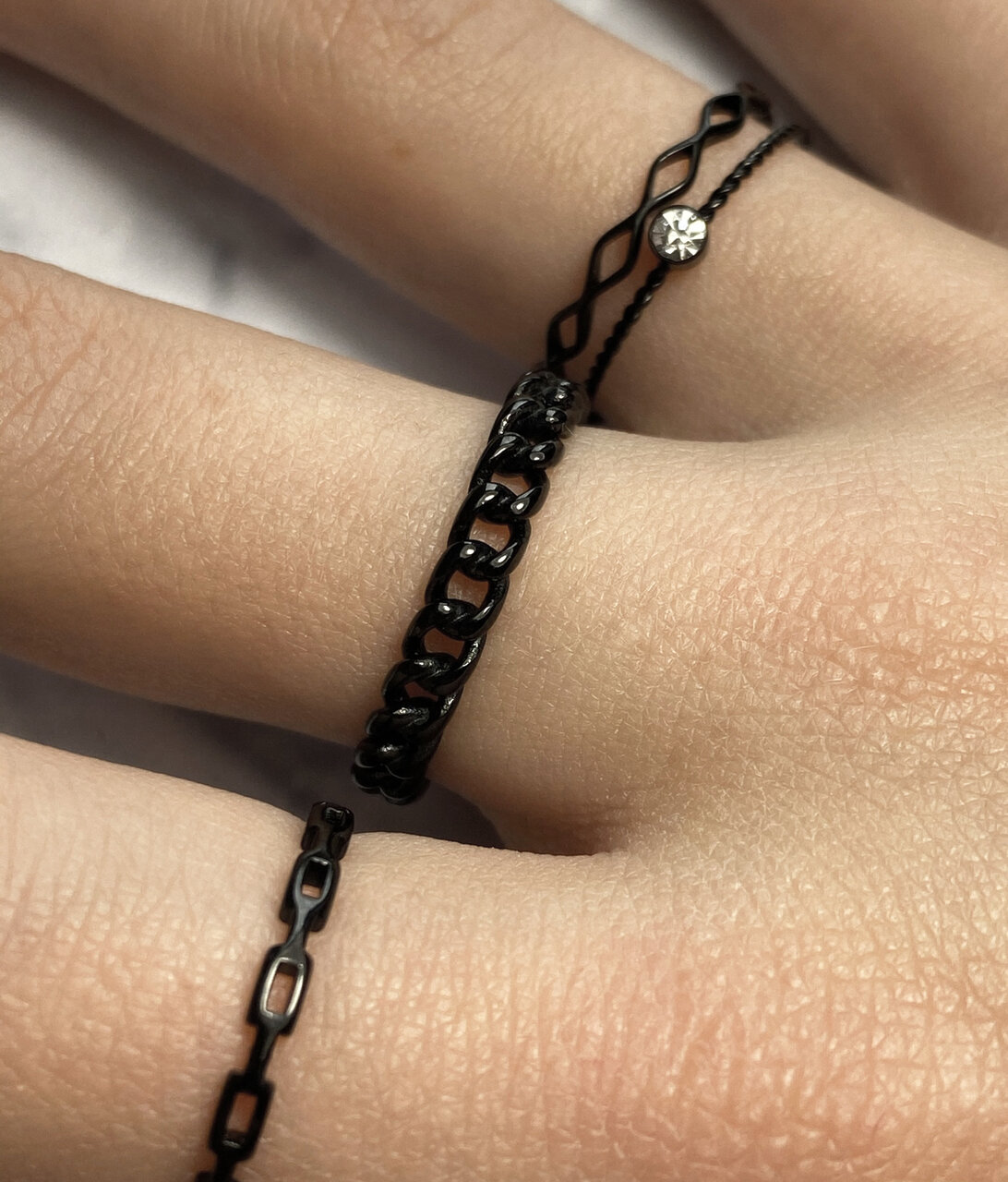 R901 Belcher Chain Black