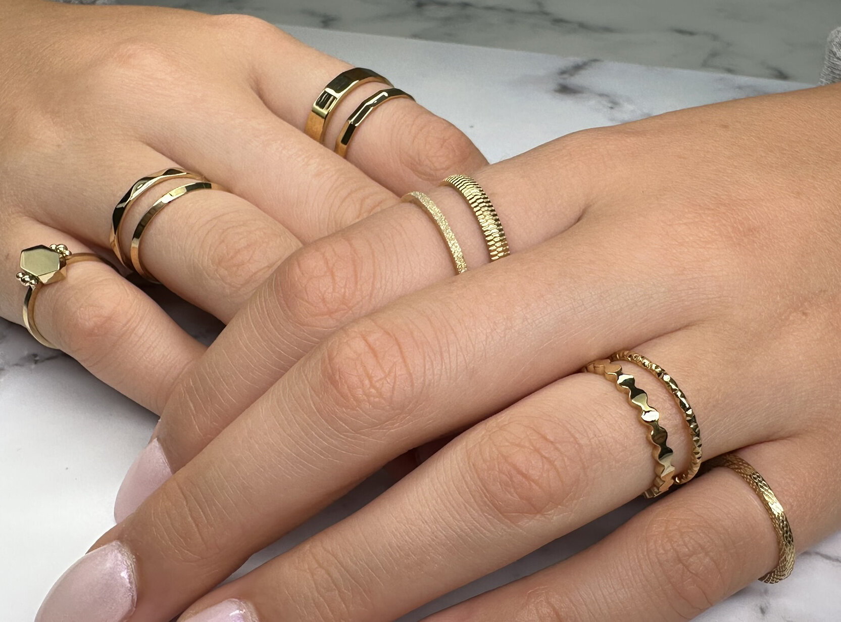 R799 Hooked On You Gold Steel