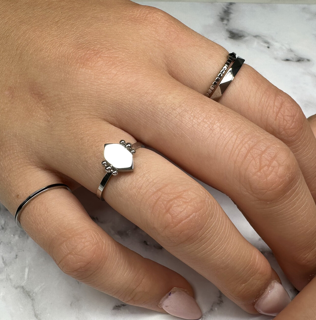 R712 Modern Hexagon Shiny Steel