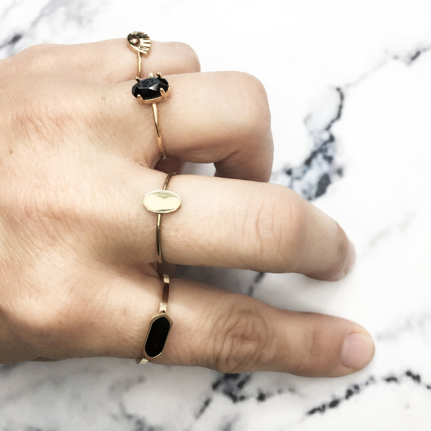 R672 Fashion Seal Squared Oval Shiny Steel with Black Stone