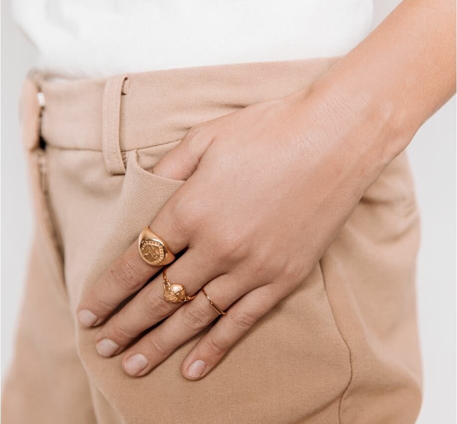 Charmin&rsquo;s Stapelring Heilige Maria Goudkleurig Staal R648 