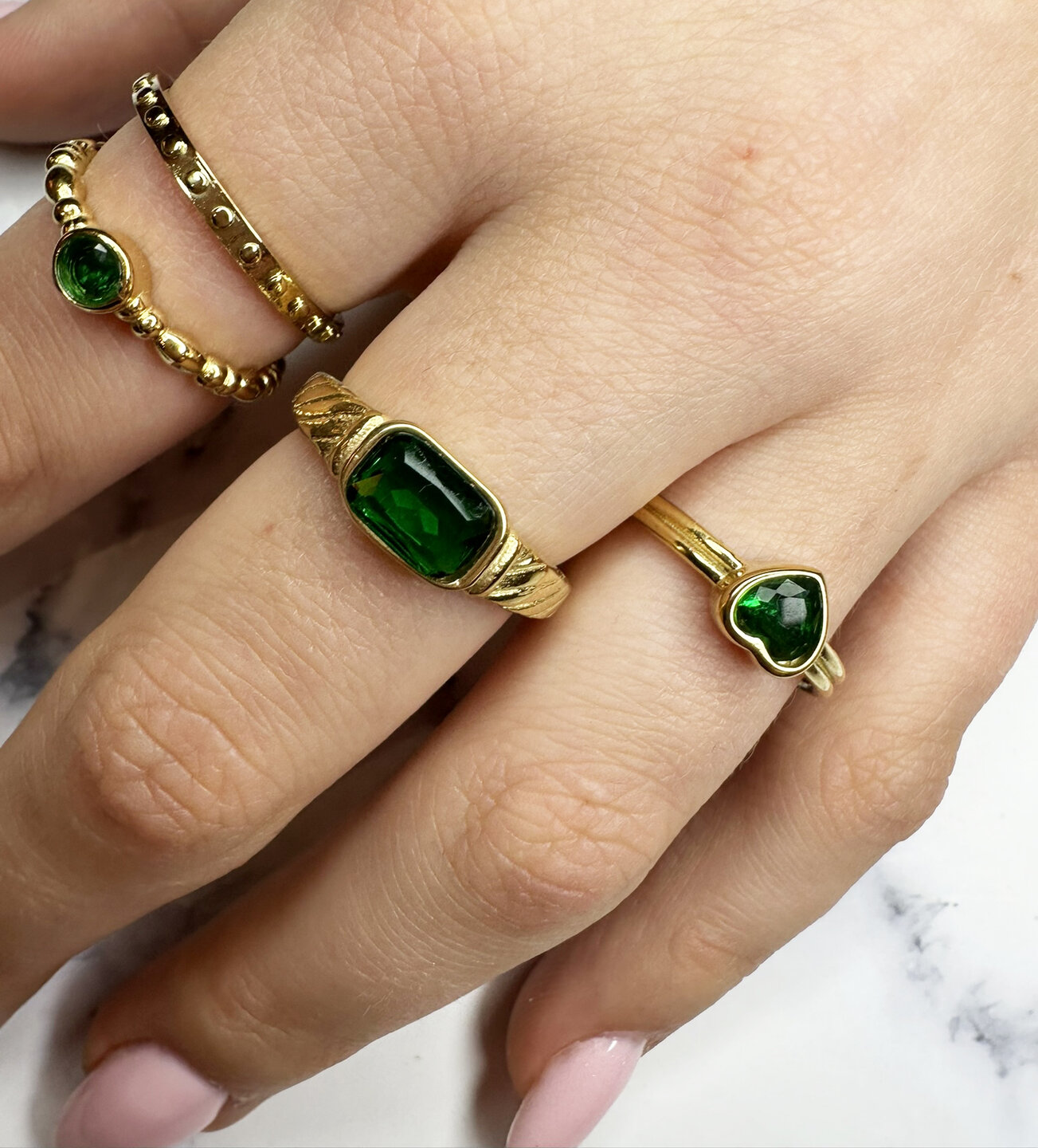 Bague double Charmin's couleur or avec c&oelig;ur vert fonc&eacute; R1518 &ndash; Amour naturel