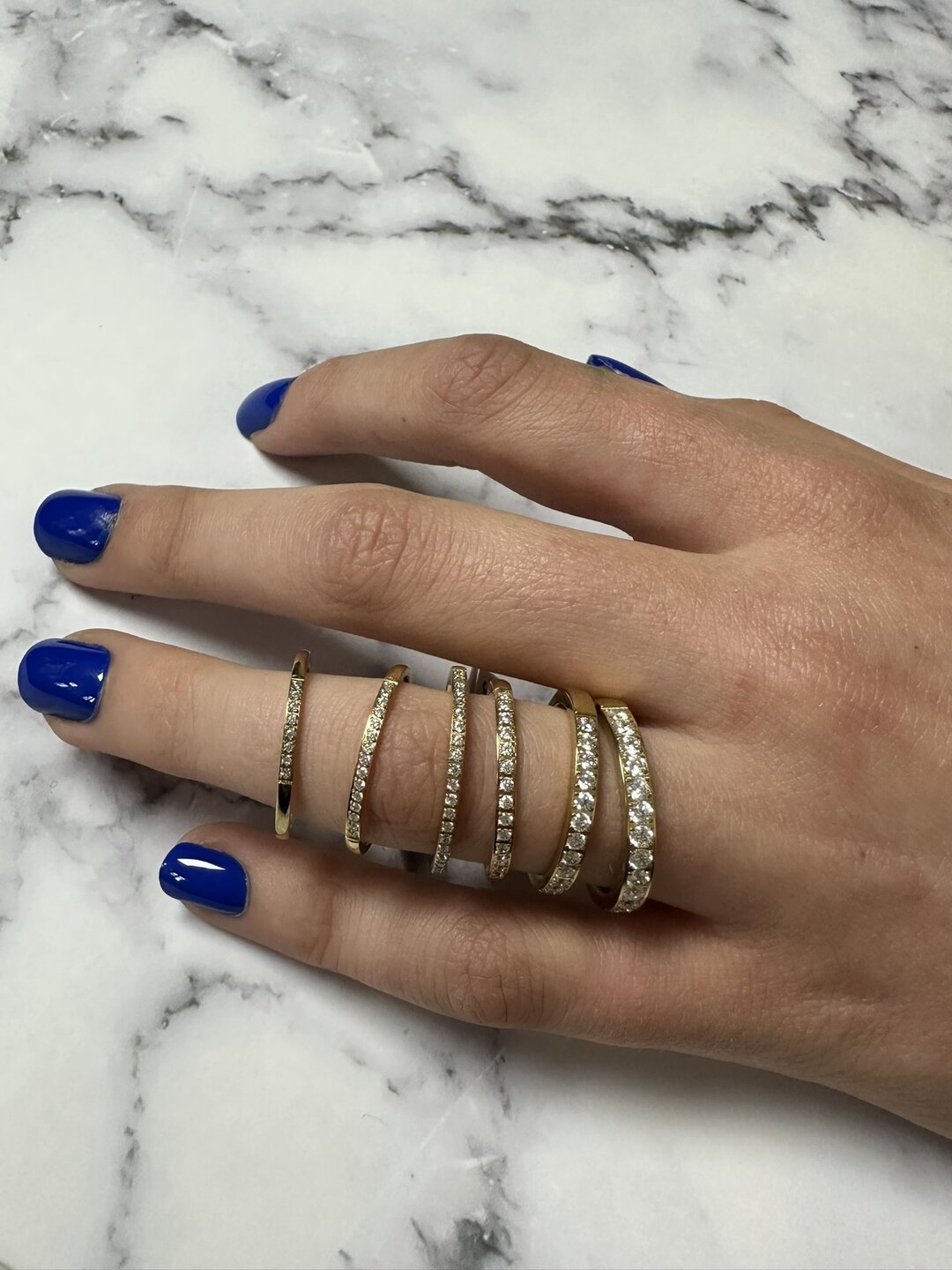 Charmin&rsquo;s Goudkleurige Stapelring Alliance Witte Kristal 2,9MM Staal R1473