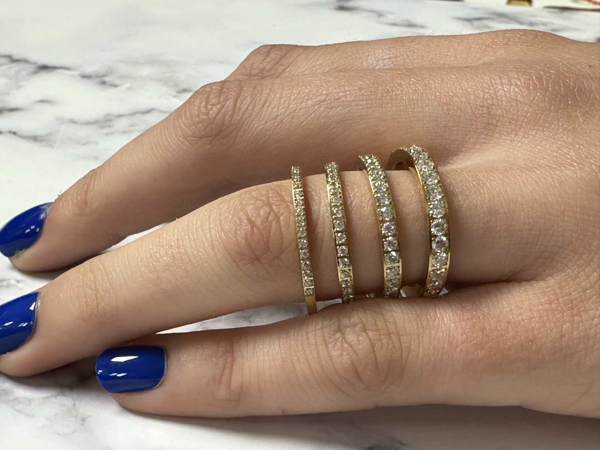 Charmin&rsquo;s Goudkleurige Stapelring Alliance Witte Kristal 3,2MM Staal R1475