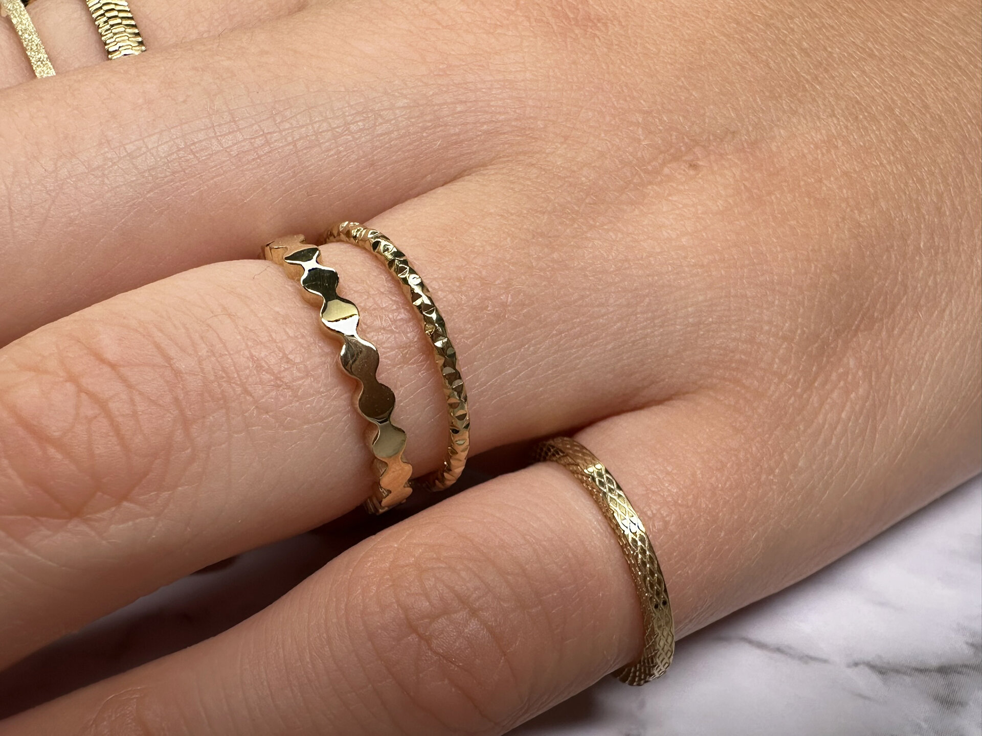 R701 Basic Crown Gold Steel