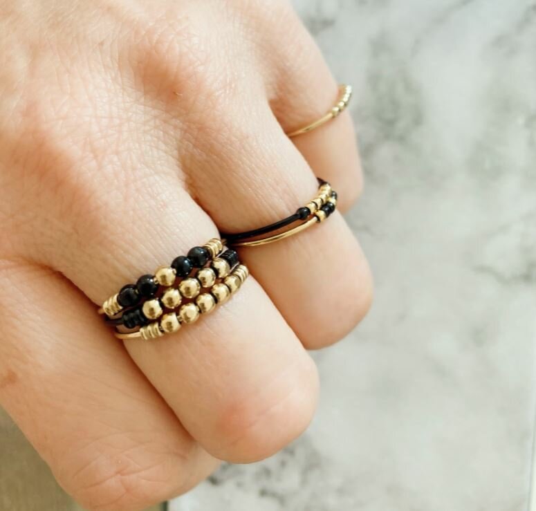 R942 Anxiety Palm Goldplated &amp; Black Ball Steel Charmin's