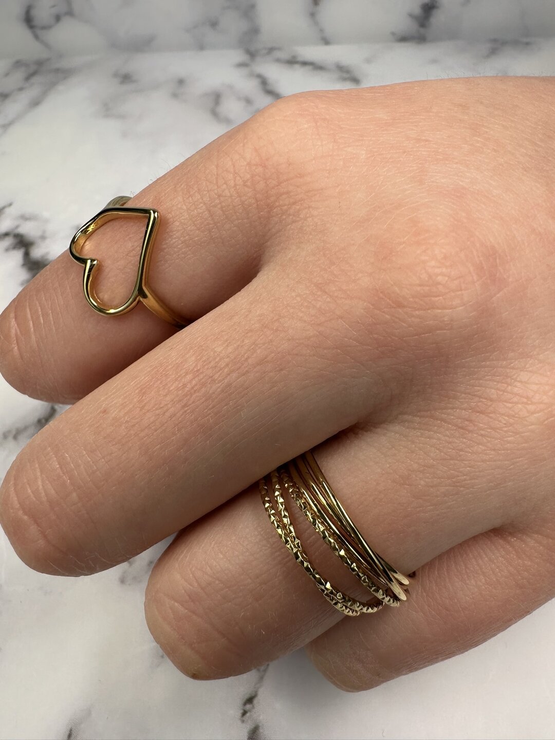 Charmin's Goudkleurige Ring met Hartvorm Staal R R1769 &ndash; Ruimtelijk en Elegant.