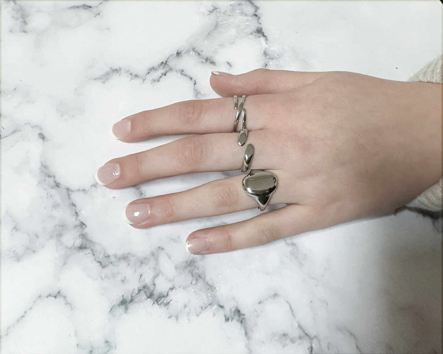 Charmin's Goudkleurige Open Ring met Vlakke Ovale Bovenkant Staal R1381 &ndash; Classy en Modern