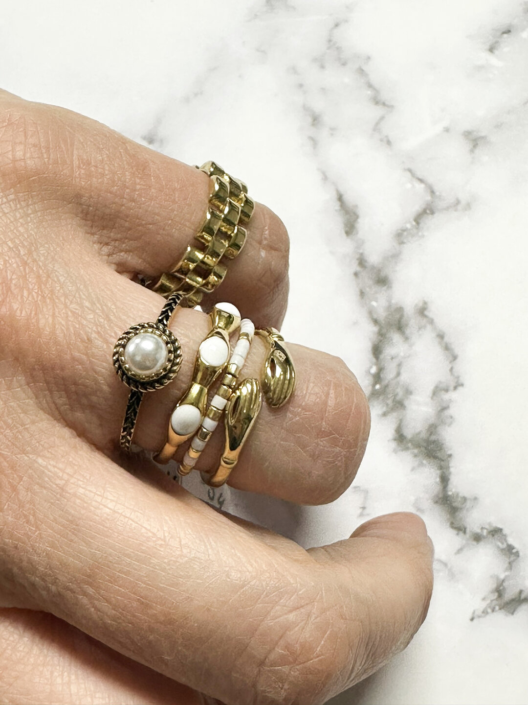 Charmin's Gold Colored Ring with Black Round Enamel Spheres Steel R1494