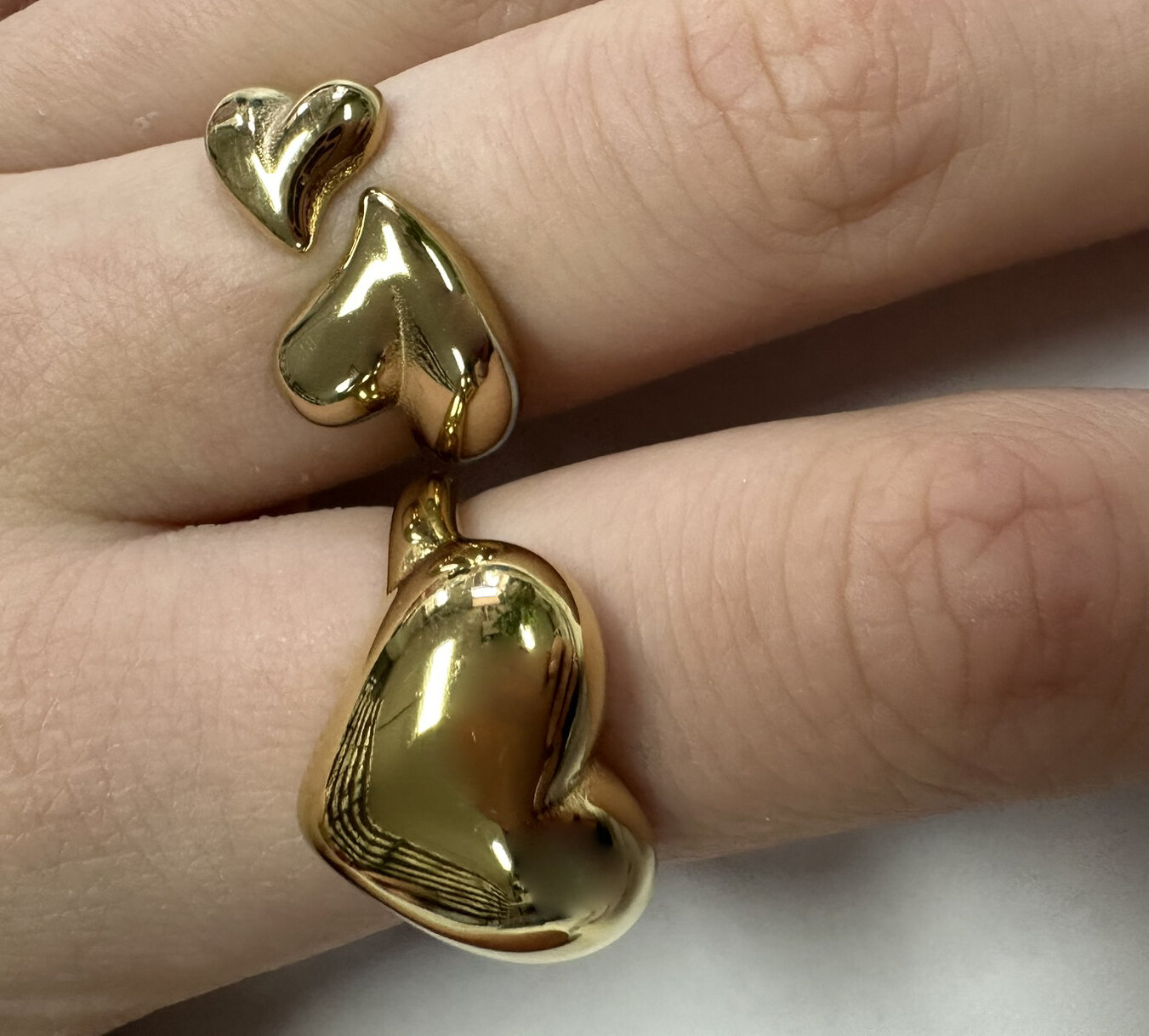 Charmin's Goudkleurige Chunky Ring met Twee Hartjes Staal R1773 &ndash; Romantisch en Sterk