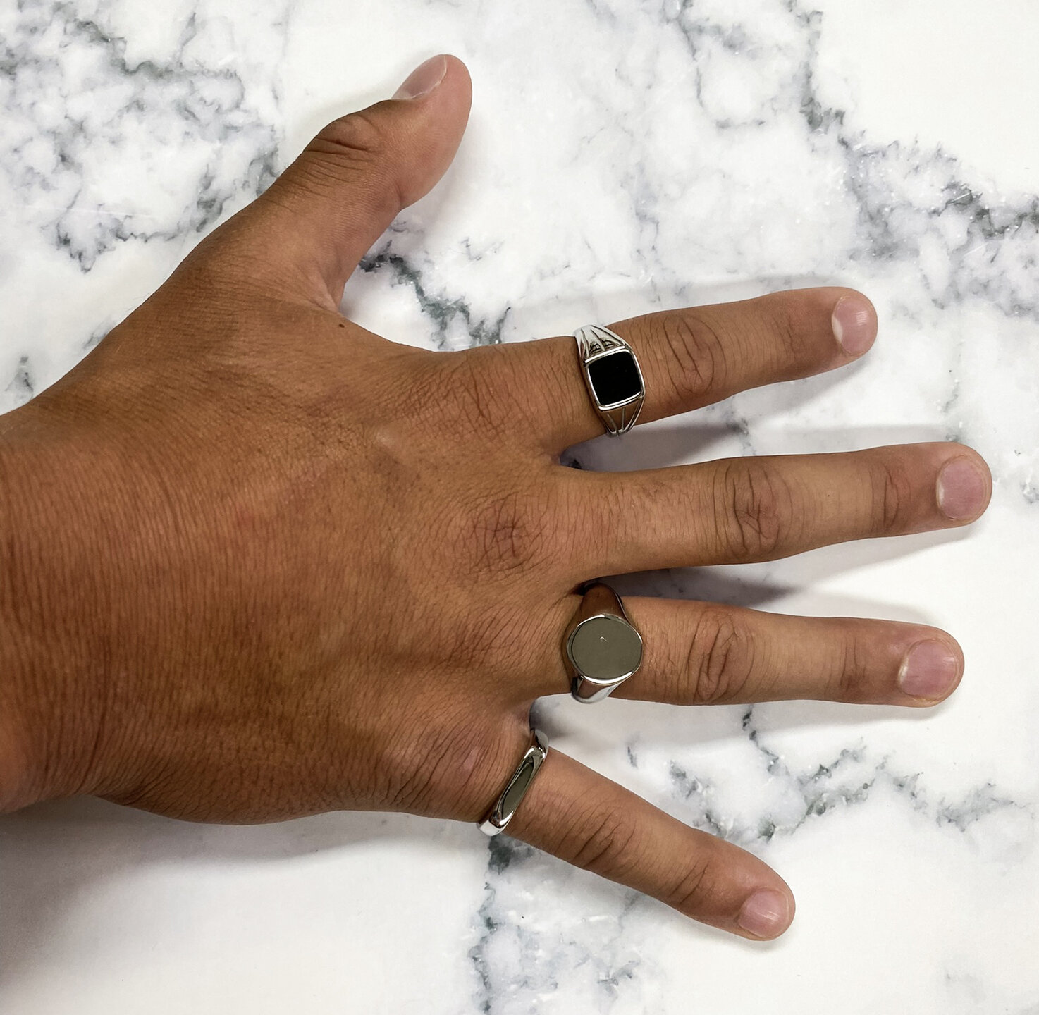 Charmin's UNI Men's Signet Ring Square Black Stone Steel R1003