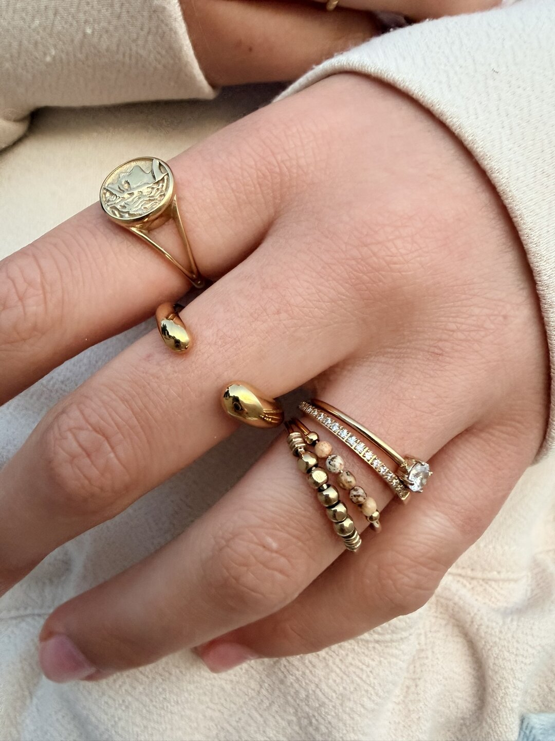 Charmin's Goudkleurige  Anxiety Ring Natural Stones Agaat en Jaspis Beads Staal R1204
