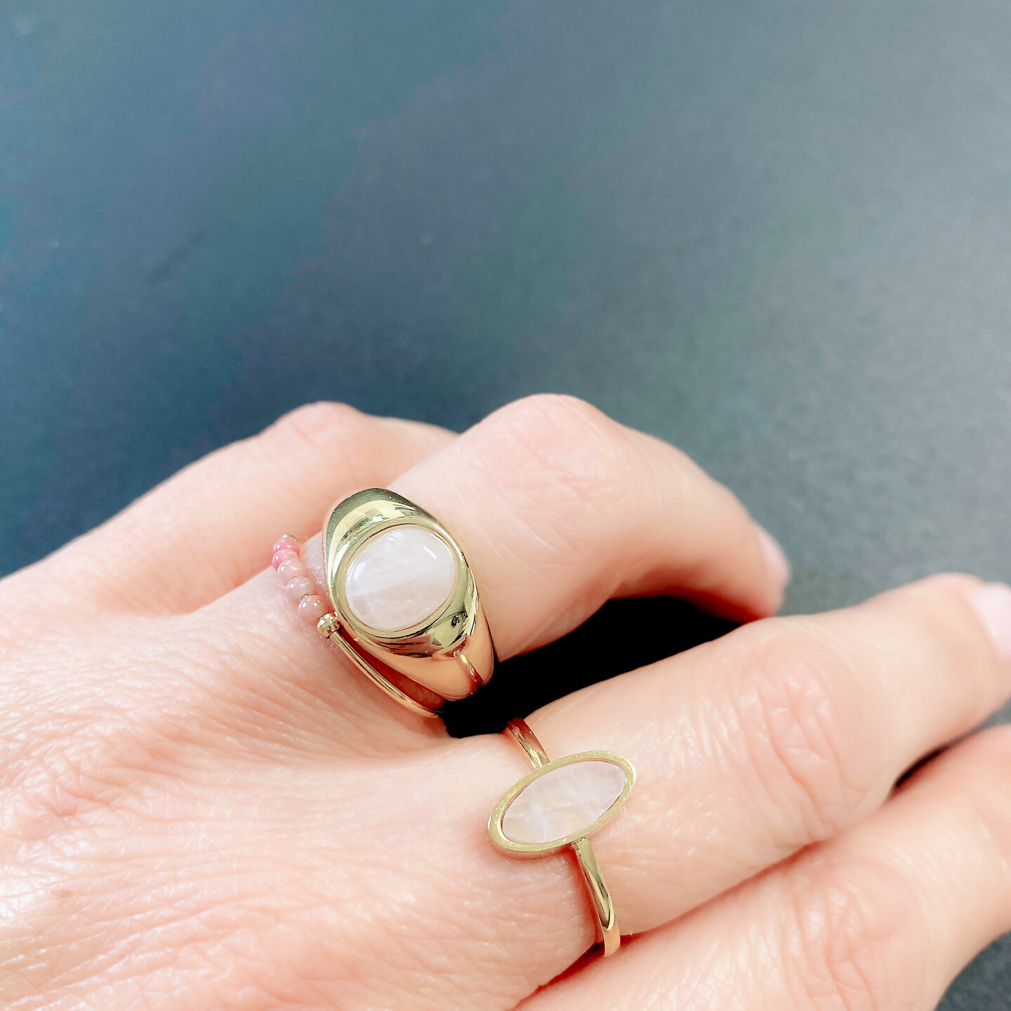 Charmin's Goudkleurige Anxiety Ring Rhodochrosiet Edelsteen Kraal Staal R1201