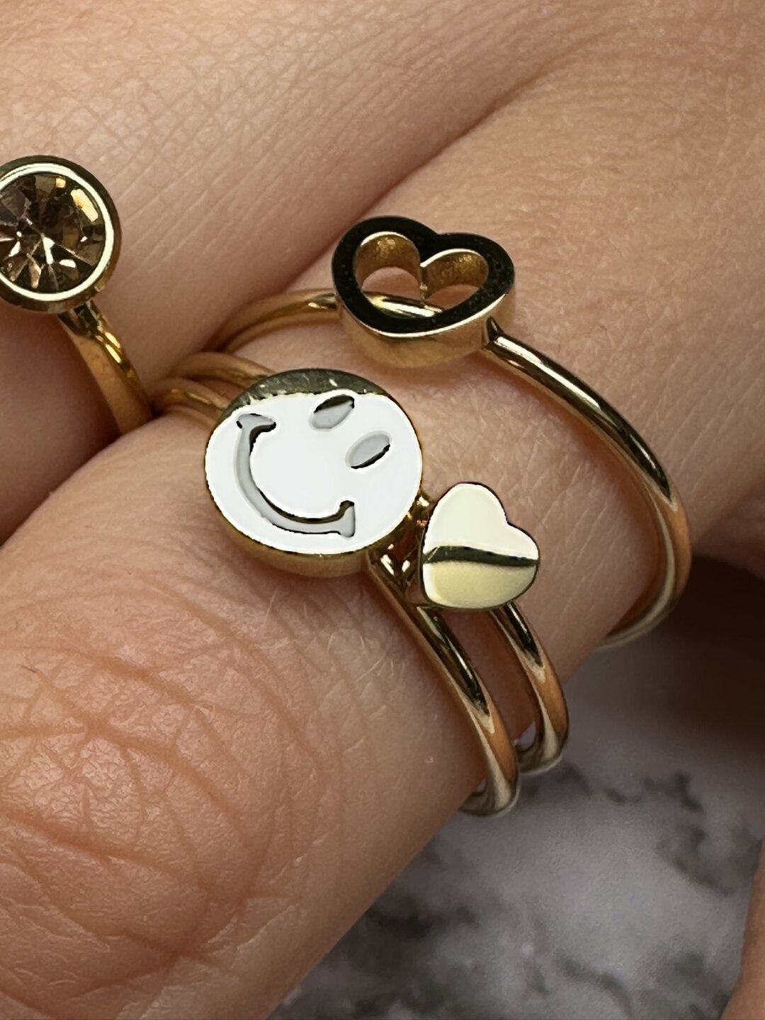 Bague Charmins Mini C&oelig;ur Acier Couleur Or KR137