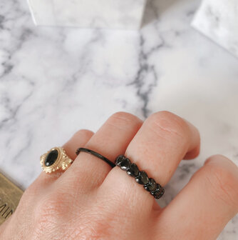 Charmin&#039;s Zegel Ring R1053 Cleopatra Black Tourmaline Goldfilled