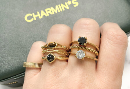 Charmin&#039;s Tiny Ring Half Chain Black R1118