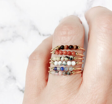 Charmin&#039;s Anxiety Ring Blauwe Aventurijn Edelsteen Kraaltjes Goldplated Palm R1199