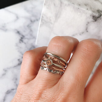 Charmin&#039;s Stapelring R897 Ellipse Shiny Black