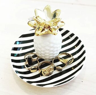 Charmin&rsquo;s goudkleurige stapelring R674 Fancy Seal goldplated staal