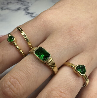 Charmin's Goudkleurige Ring met Groene Steen en Graveringen R1347&ndash; Vintage Eco