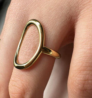 Charmin's Goudkleurige Chunky Ring met Ovale Vorm Staal R1770 &ndash; Krachtig en Groot