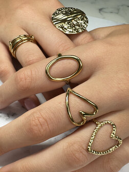 Charmin's Goudkleurige Chunky Ring met Ovale Vorm Staal R1770 &ndash; Krachtig en Groot