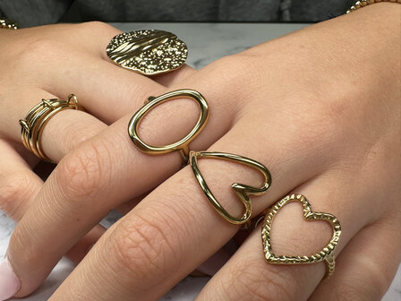 Charmin's Goudkleurige Chunky Ring met Ovale Vorm Staal R1770 &ndash; Krachtig en Groot