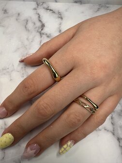 Cha&icirc;ne en acier Charmin &agrave; maillons triangulaires dor&eacute;s R1407