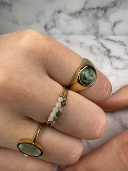 Charmin's Goudkleurige Ovale Zegelring met Maansteen Edelsteen Staal R1215