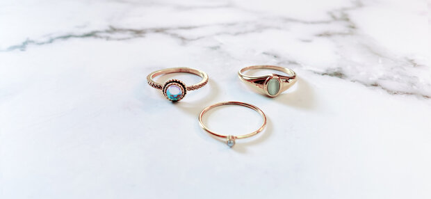 Charmin's ring R1102 Birthstone June Moonstone Stone Goldplated Iconic Vintage