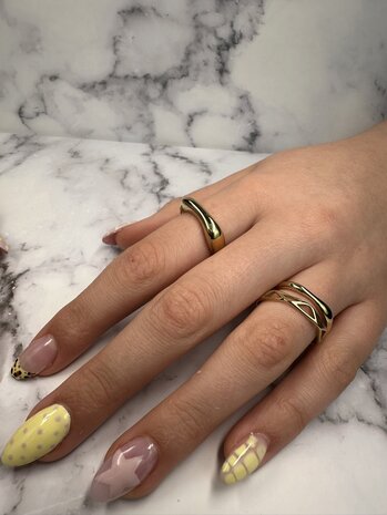 Cha&icirc;ne en acier Charmin &agrave; maillons triangulaires dor&eacute;s R1407