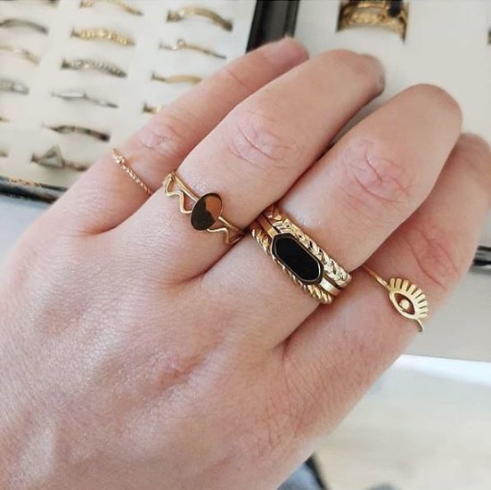 Charmin’s  R527 Dot Twisted Ring Black steel