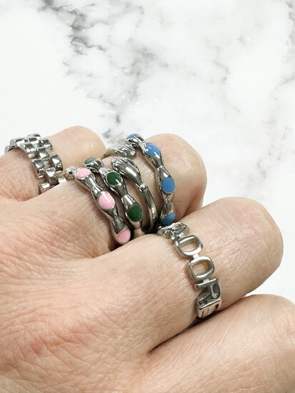 Charmin's Zilverkleurig Ring Met Donker Groene Ronde Emaille Bollen Staal R1497