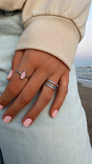 Charmin’s Memoire Ring R1123 vijf Steentjes Roze Opaal Staal