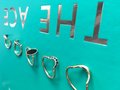 Charmin&#8217;s  stapelring staal R532 Fashion Seal Oval Shiny Steel with Black Stone