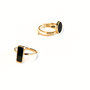 Charmin&#8217;s goudkleurige stapelring R533 Fashion Seal Oval goldplated staal met zwarte steen