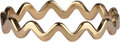 Charmin’s stapelring R903 Platte Wave Goldplated